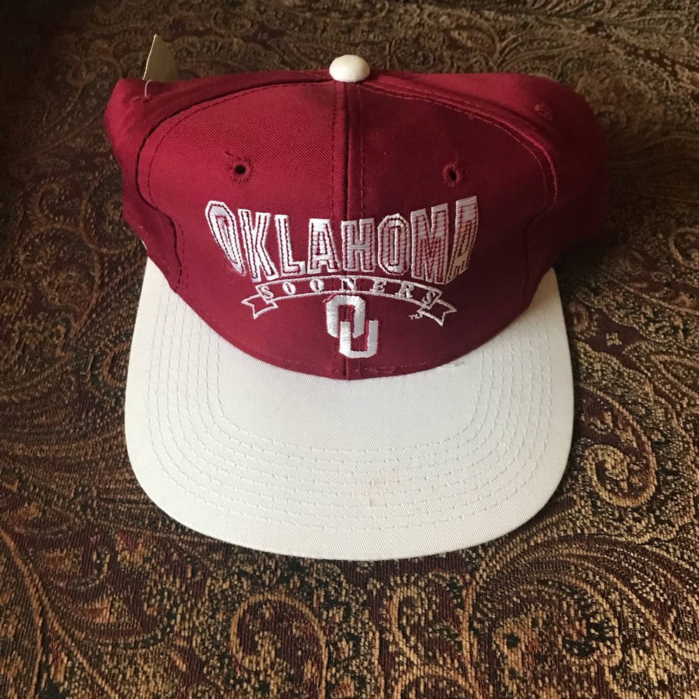 VINTAGE UNIVERSITY OF OKLAHOMA SNAPBACK